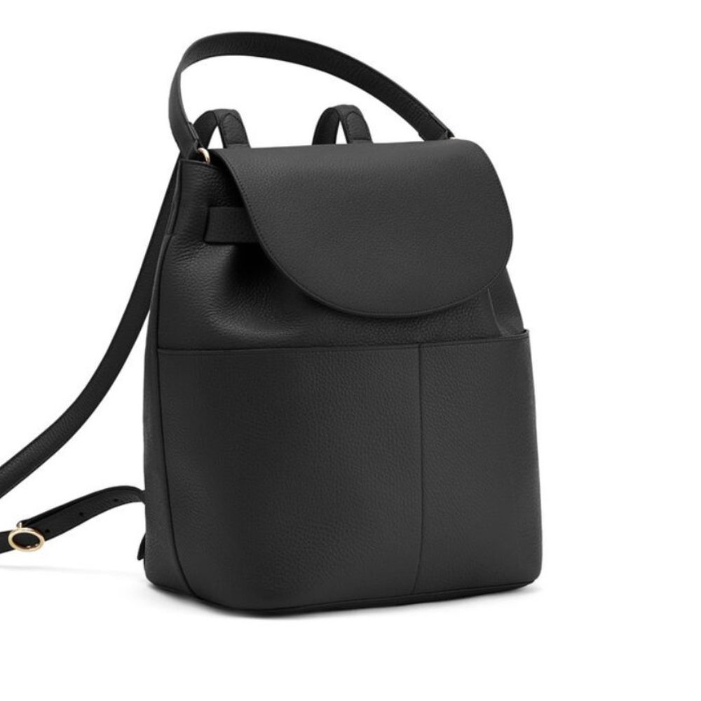 Cuyana Leather Backpack in Black - Pebbled Leather